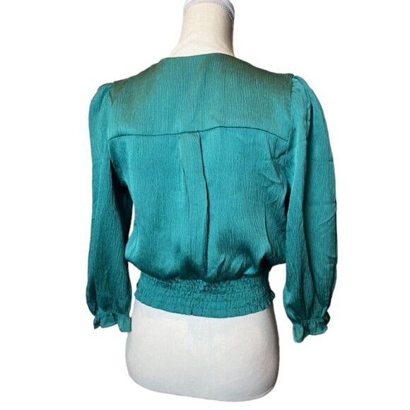 NWOT Monteau Los Angeles Green Top Cross front elastic waist, puff sleeve Large - Picture 4 of 10